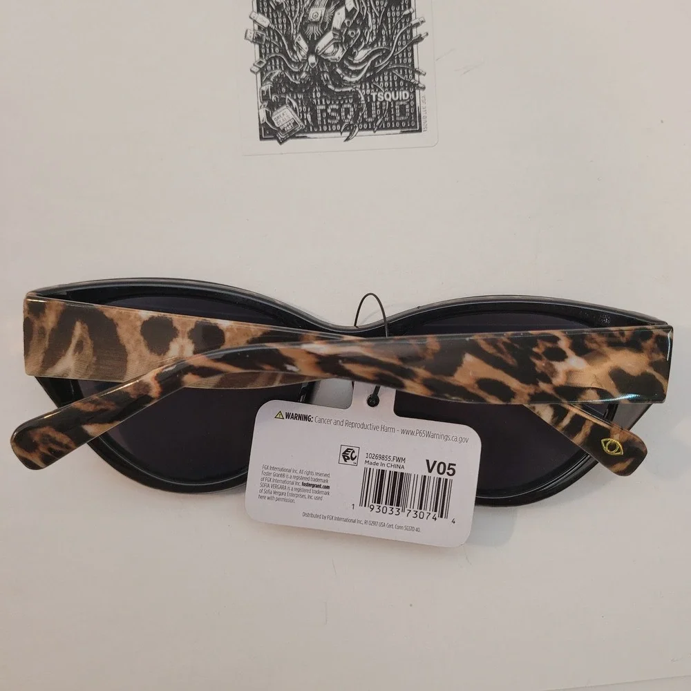 Sofia Vergara x Foster Grant Sunglasses Women Leopard Print Cat‎ Eye LEO V05